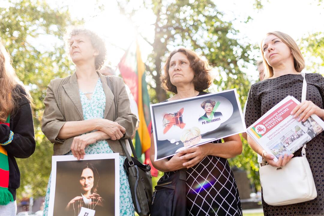 Protestas dėl Lietuvos gyventojų genocido ir rezistencijos tyrimų centro reformos