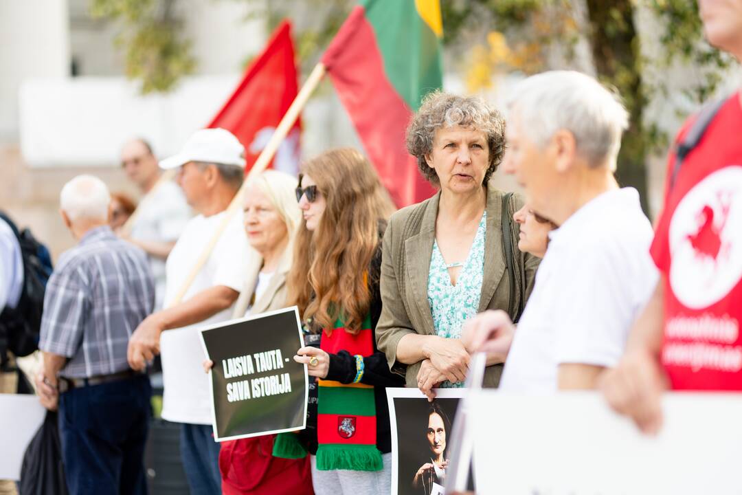 Protestas dėl Lietuvos gyventojų genocido ir rezistencijos tyrimų centro reformos