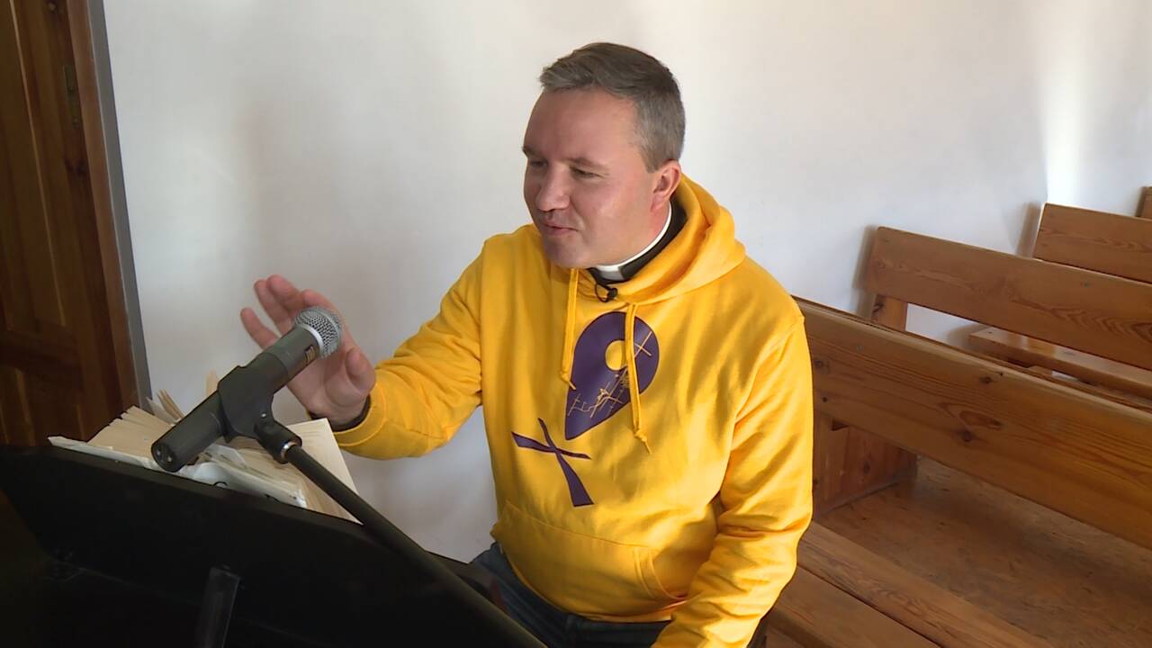 Karolis Petravičius (kairėje), Nelly ir Arvydas Paltinai
