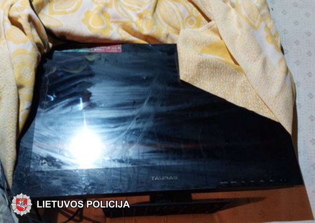 Kauno rajone – brutalus plėšimas: policija sulaikė du asmenis