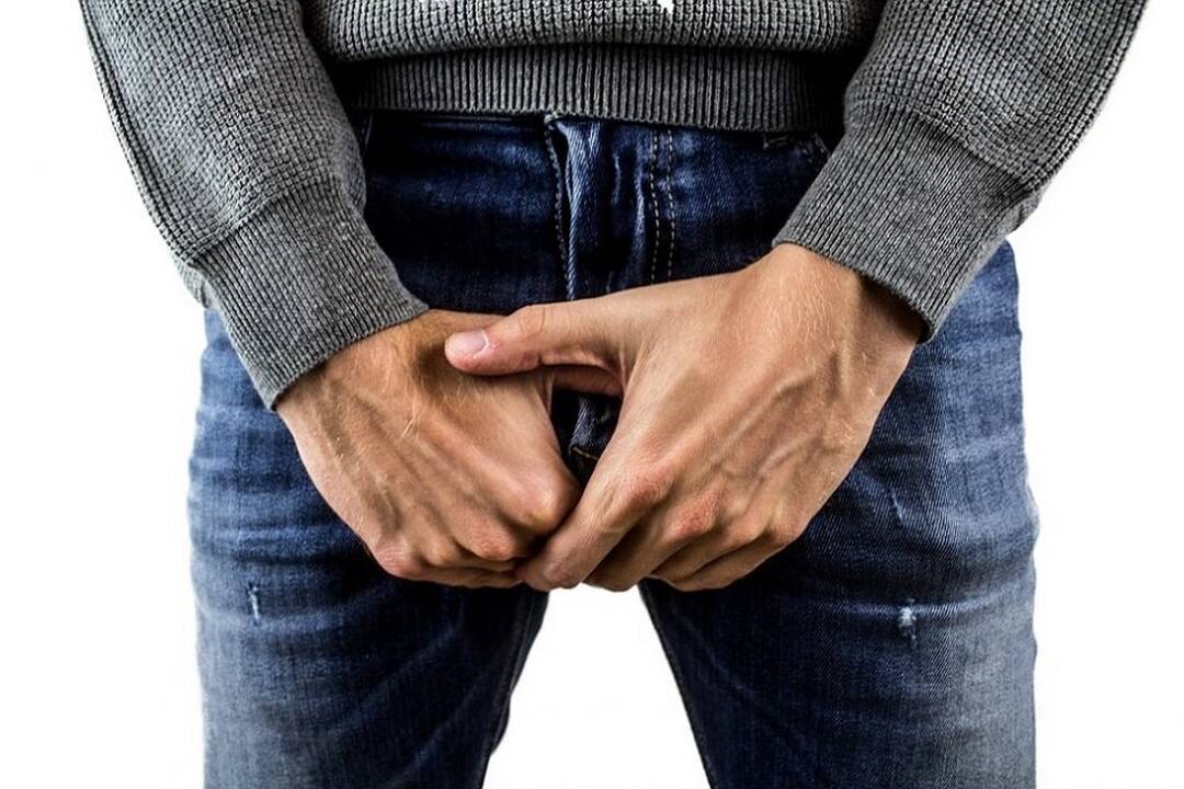 Žiauru: vyras bendraamžiui nupjovė lytinį organą