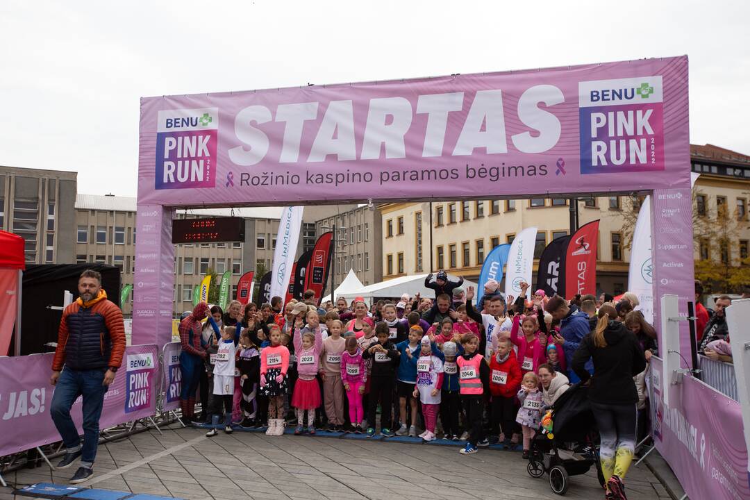Laisvės alėją užtvindė bėgikai