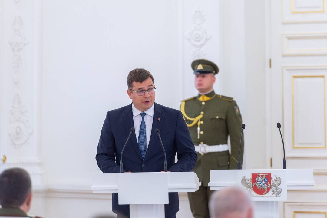 Gitanas Nausėda (kairėje) ir Raimundas Vaikšnoras