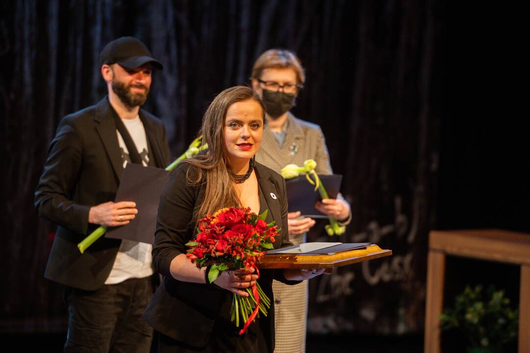 Teatralus Klaipėda apdovanojo „Padėkos kaukėmis“