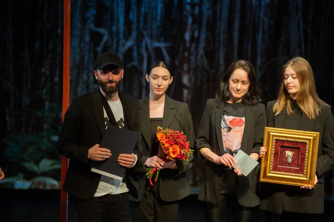 Teatralus Klaipėda apdovanojo „Padėkos kaukėmis“