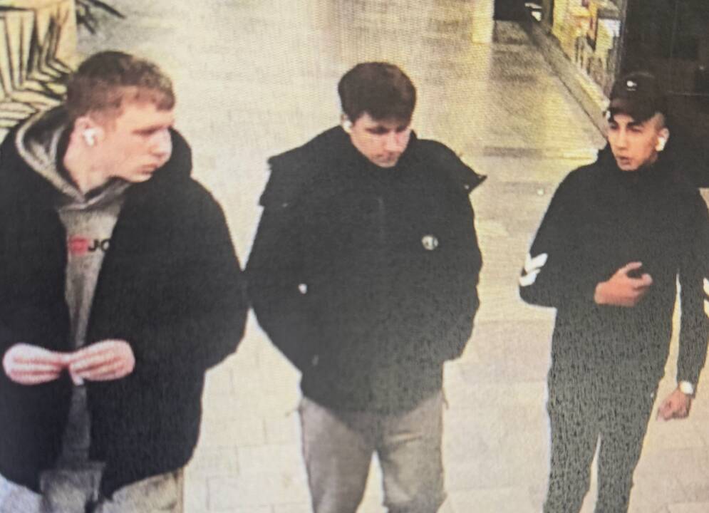 Kauno policijos pareigūnai aiškinasi, kas viešoje vietoje trenkė kitam asmeniui