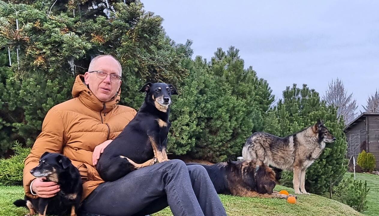 U. Radvila ir TS-LKD kandidatas į Klaipėdos merus Audrius Petrošius su prieglaudos „Būk mano draugas“ šeimininke G. Kučinskiene aptarė, kaip šiai didžiausiai gyvūnų priežiūros įstaigai galėtų pagelbėti savivaldybė ir bendruomenės.