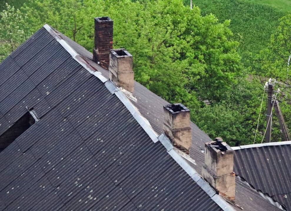 Vilniaus rajone nukritęs nuo stogo žuvo senjoras