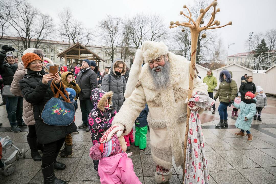 Sostinėje susirinko šeši Kalėdų Seneliai