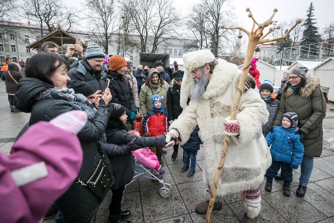 Sostinėje susirinko šeši Kalėdų Seneliai