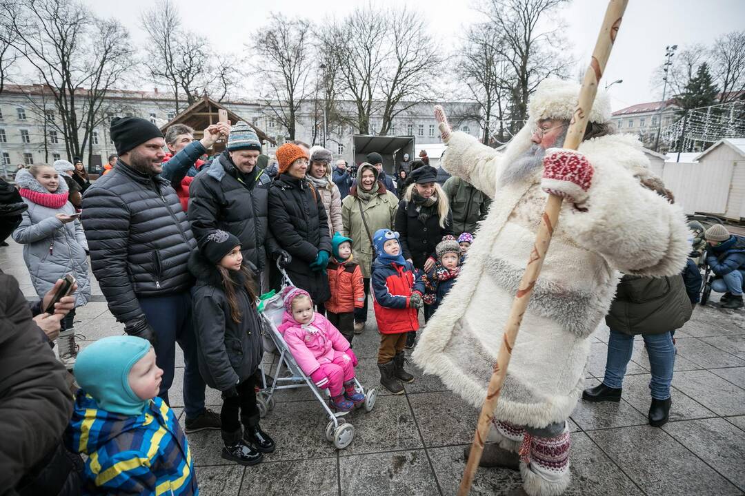 Sostinėje susirinko šeši Kalėdų Seneliai