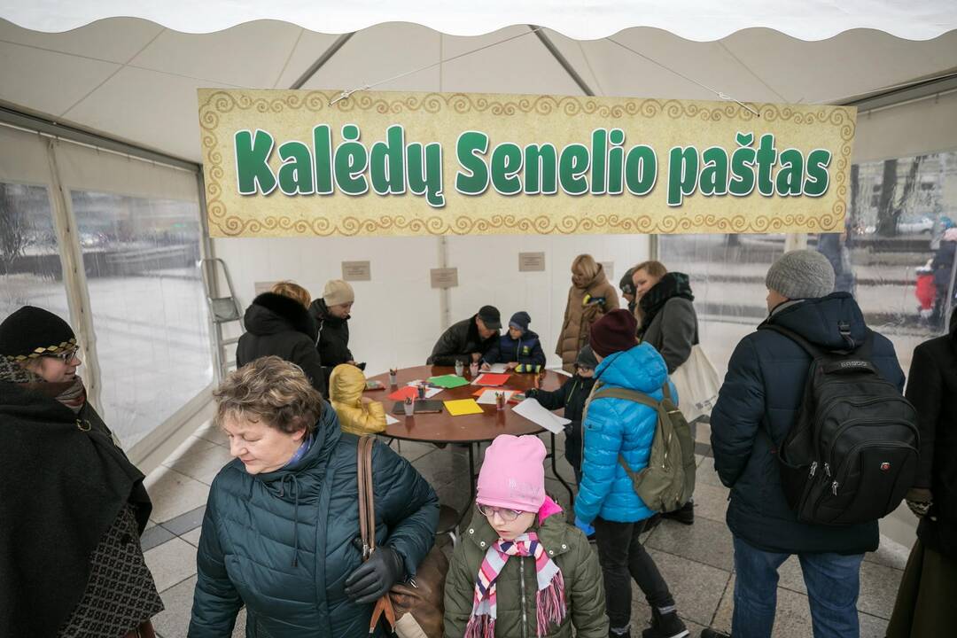 Sostinėje susirinko šeši Kalėdų Seneliai