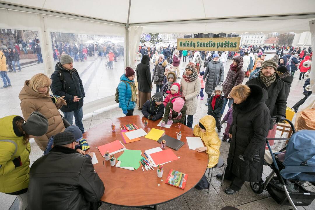 Sostinėje susirinko šeši Kalėdų Seneliai