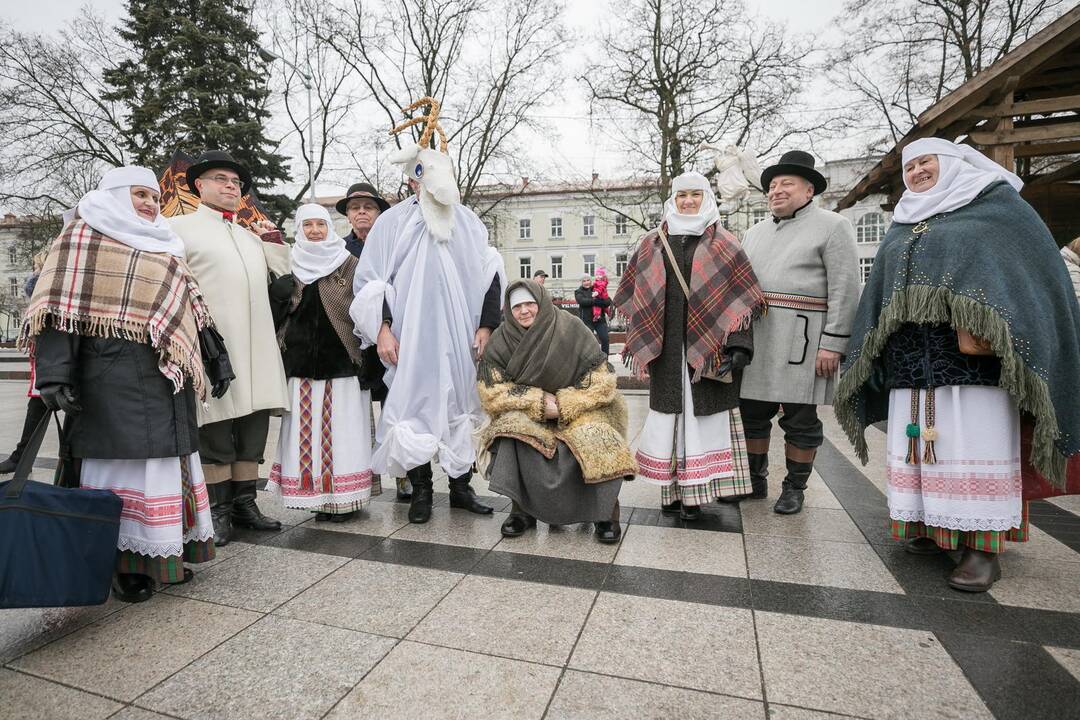 Sostinėje susirinko šeši Kalėdų Seneliai