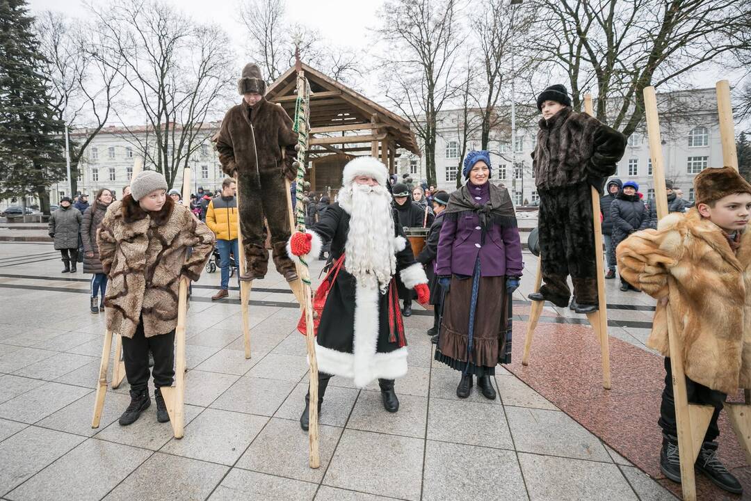 Sostinėje susirinko šeši Kalėdų Seneliai