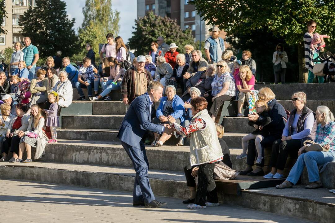 Vilniuje atidaryta poeto S. Gedos vardo alėja