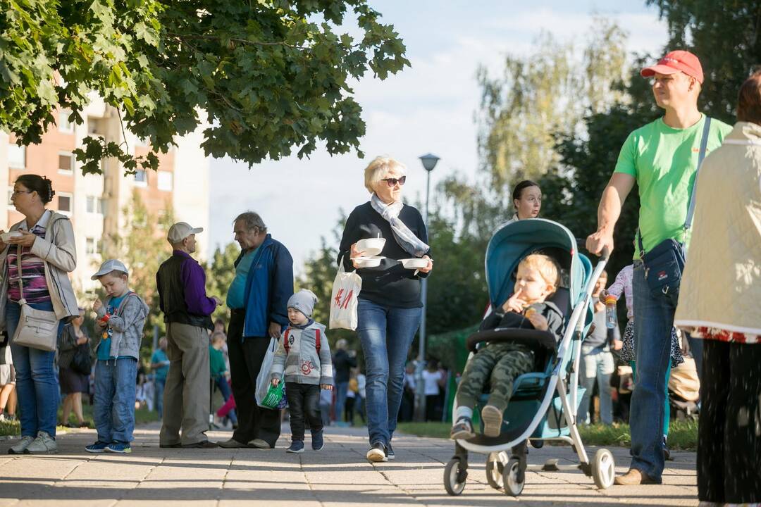 Vilniuje atidaryta poeto S. Gedos vardo alėja
