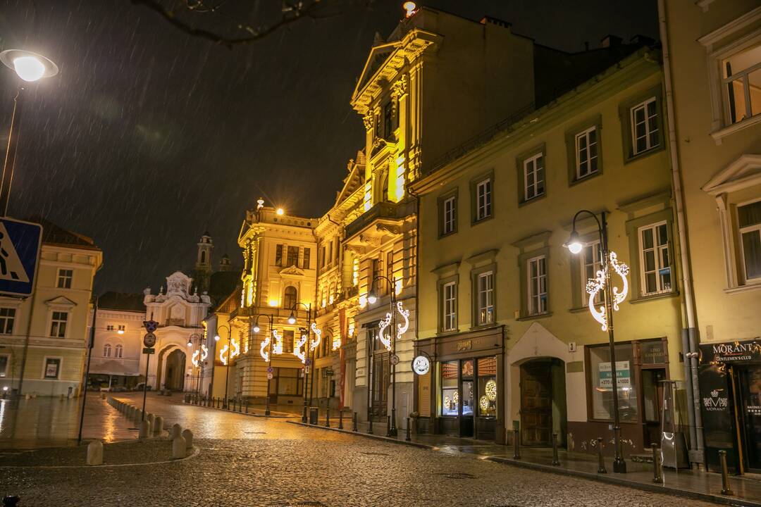 Vilniaus gatvės pasipuošė žiemos šventėms