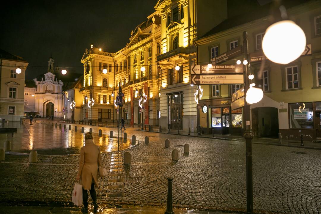 Vilniaus gatvės pasipuošė žiemos šventėms