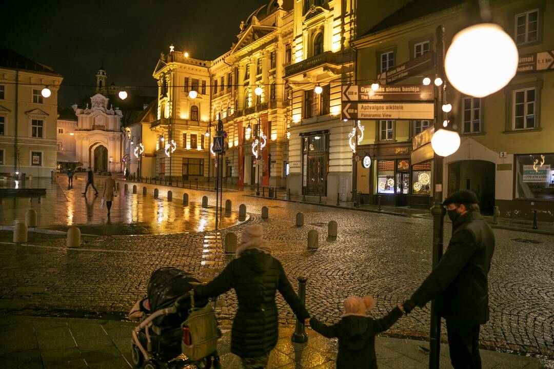Vilniaus gatvės pasipuošė žiemos šventėms