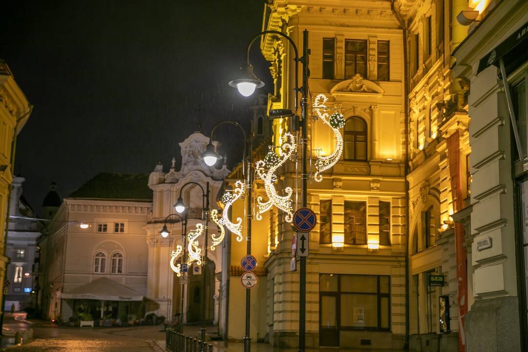 Vilniaus gatvės pasipuošė žiemos šventėms