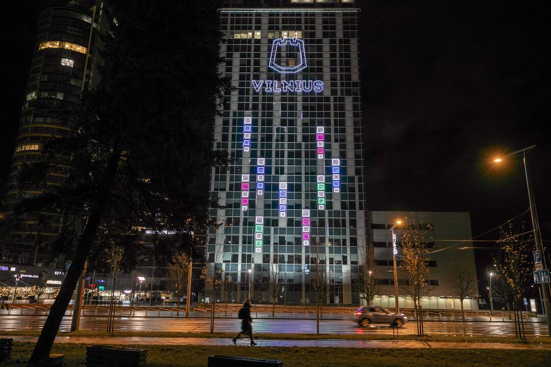 Vilniaus gatvės pasipuošė žiemos šventėms