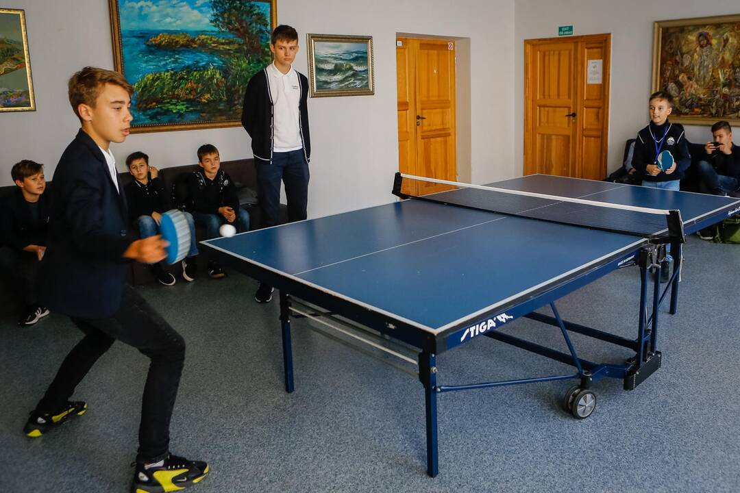 Ak­ty­vas: tarp­tau­ti­nio ba­ka­lau­rea­to pro­gra­mos pe­da­go­gų ko­man­da: (pir­mo­je ei­lė­je iš kai­rės į de­ši­nę) L.Lo­žins­kie­nė, S.Stim­bu­rie­nė, A.Kon­tau­tas, R.Pet­raus­kie­nė, R.Kon­tau­tie­nė, I.Rup­šie­nė, R.Ka­ra­pe­tian, R.Lyg­nu­ga­ri