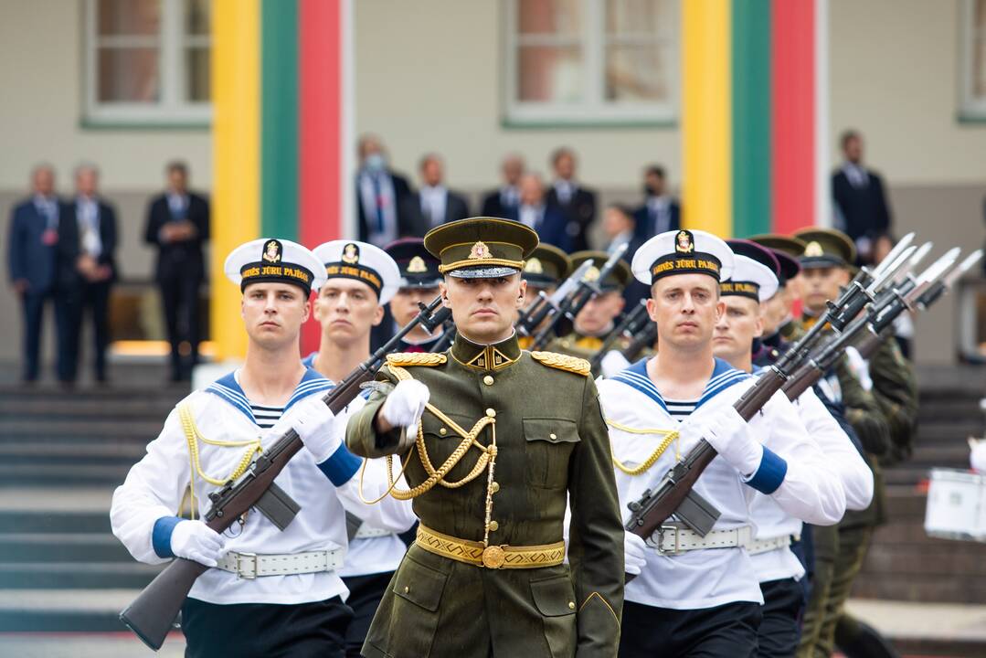 Valstybės vėliavų pakėlimo ceremonija