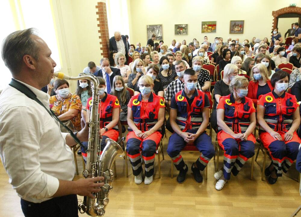 Įvertinimas: Klaipėdos ir šio krašto medikams įteikti medaliai "Už reikšmingą indėlį Lietuvos žmonių sveikatai".