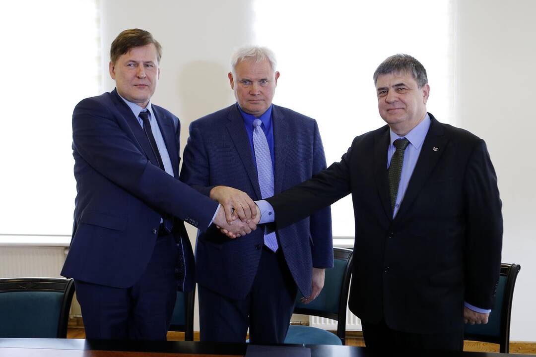 Prie valdančiosios koalicijos prisijungė centristas