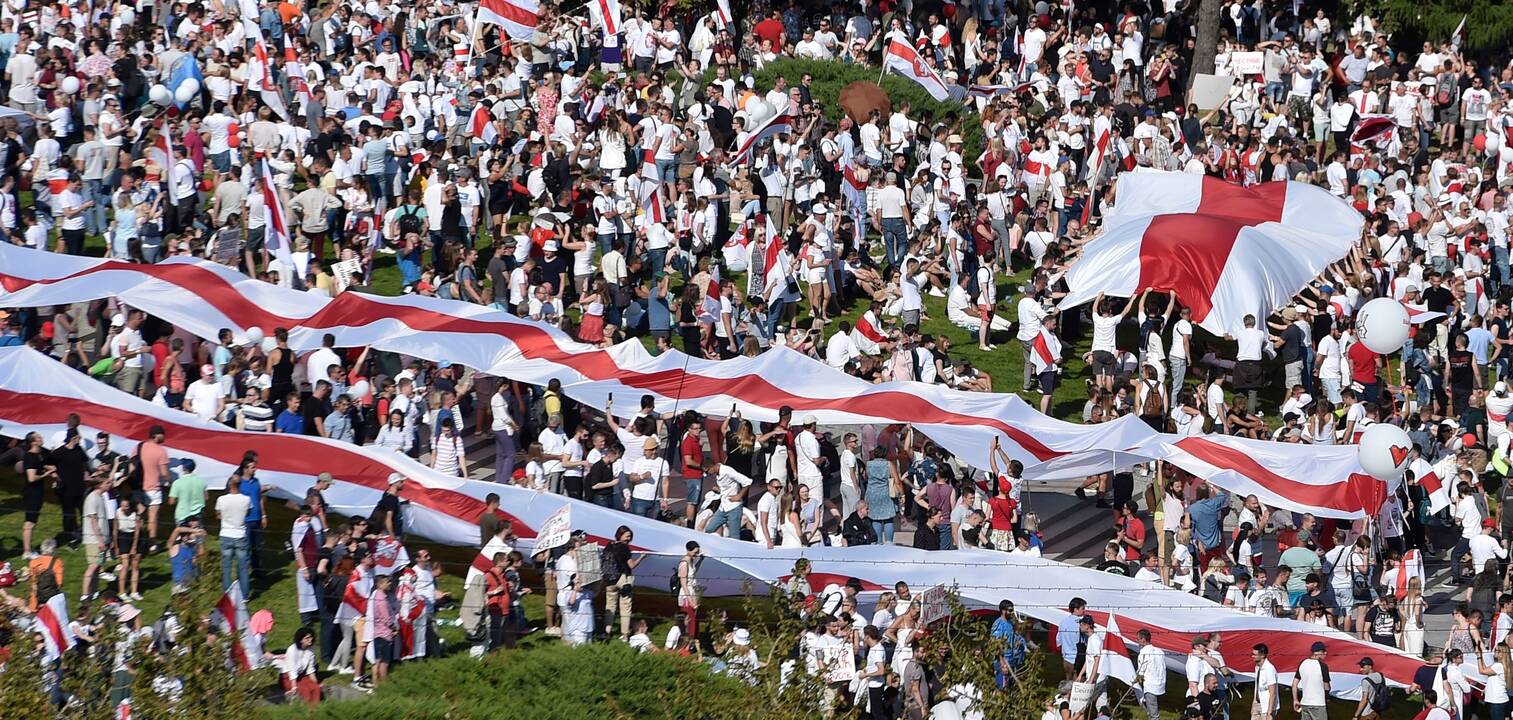 Protesto mitingas Minske pritraukė šimtus tūkstančių žmonių