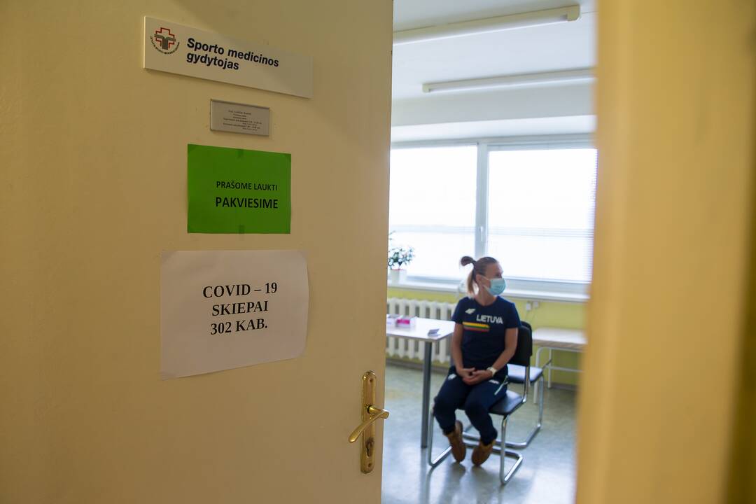 Pradėtas Tokijo olimpinėms žaidynėms rengiamų sportininkų vakcinavimas