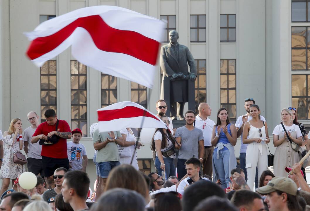 Protesto mitingas Minske pritraukė šimtus tūkstančių žmonių