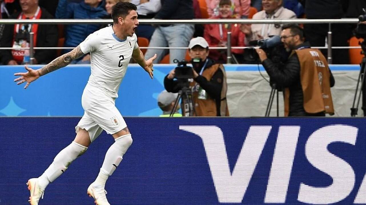 Vėlyvą įvartį pelnęs Urugvajus iškovojo pirmąją pergalę pasaulio futbolo čempionate