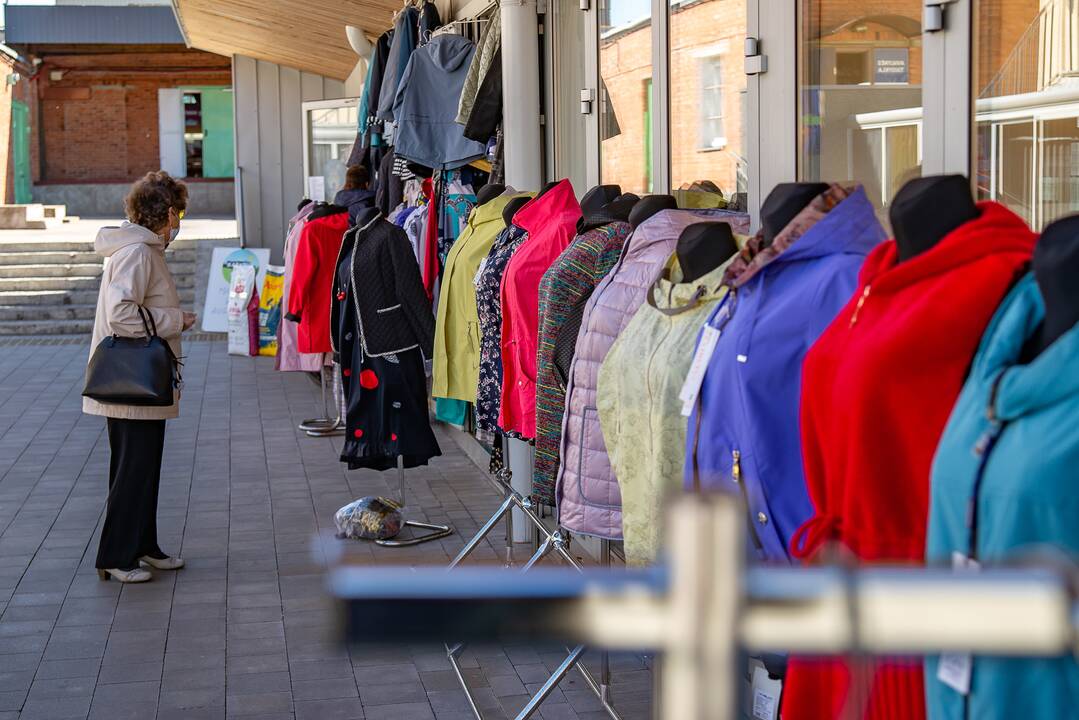 Uostamiesčio turgavietėse – atgimimas: savaitgalį pirkėjus vilios pusšimtis prekybininkų.