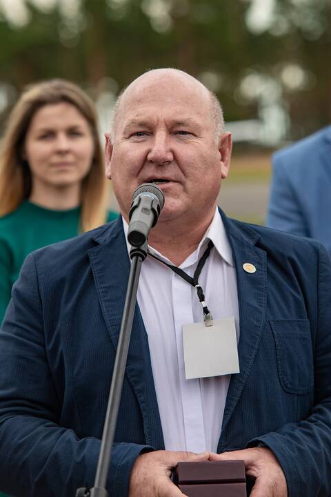 Įvykis: liepos 6-ąją Nidoje oficialiai atnaujintas oro uosto, kurio atidarymą vainikavo aviacijos šventė, darbas.