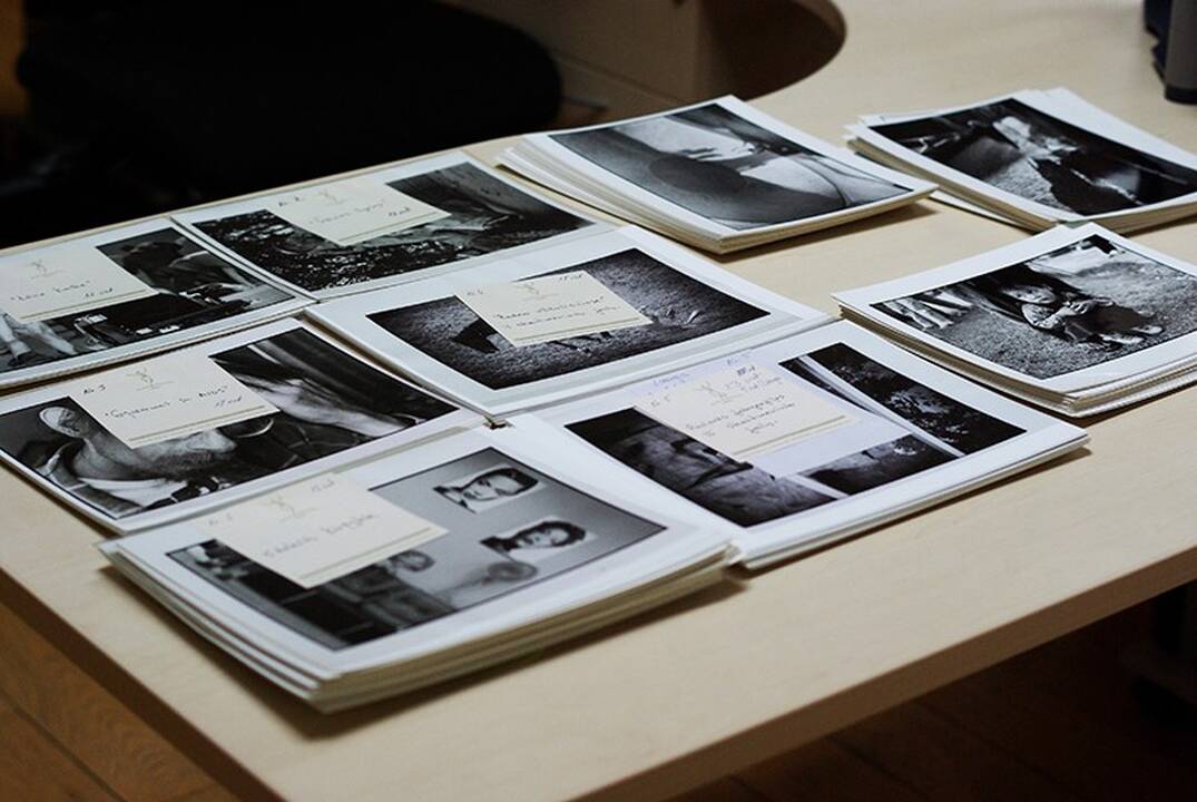 I.Simonaitytės bibliotekai perduotą E.Jurčio fotografijų archyvą sudaro 350 fotoatspaudų ir per 2 000 negatyvų bei pozityvų.