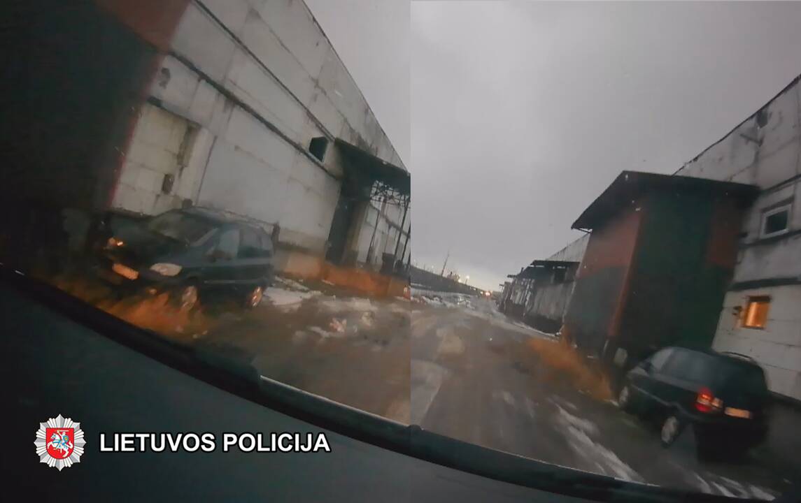 Automobilio, kuris, kaip įtariama, pasišalino iš įvykio vietos, nuotrauka.