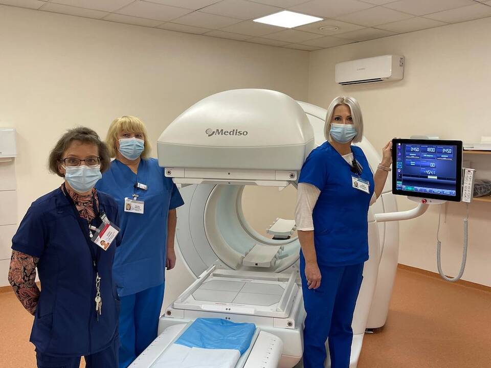 Su naujuoju aparatu pradėję dirbti KUL Branduolinės medicinos skyriaus specialistai džiaugiasi atliekamų tyrimų ir gaunamų vaizdų kokybe ir funkcijomis.