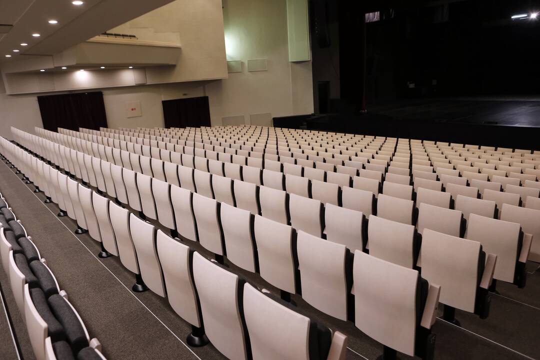 Saugumas: ketvirtadienį Žvejų rūmuose vyksiančiam Muzikinio teatro baleto spektakliui dezinfekuota ne tik žiūrovų salė, bet ir kitos patalpos.