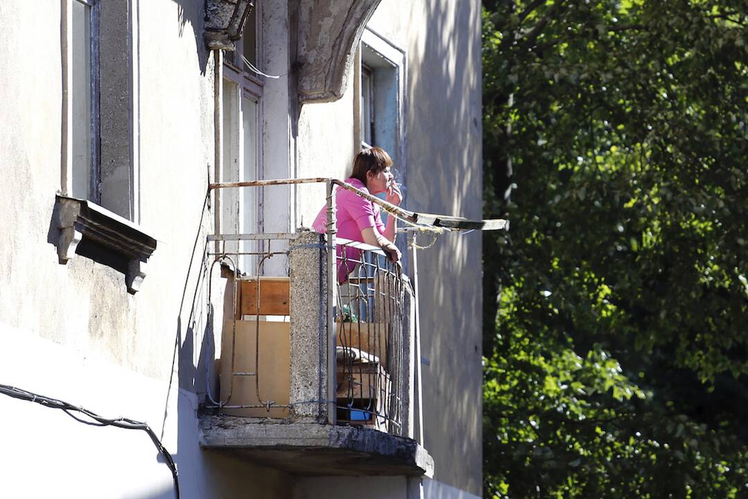 Draudimai: Klaipėdoje daugiau nei pusantro šimto daugiabučių gyventojai apsisprendė nenorintys, kad name kas nors pūstų dūmus balkonuose.