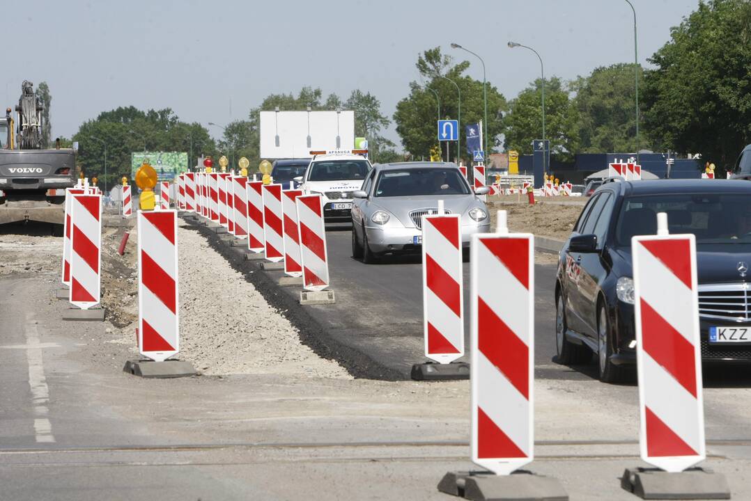 Darbai: visą vasarą Šilutės plento pradžioje vairuoti bus sudėtinga.