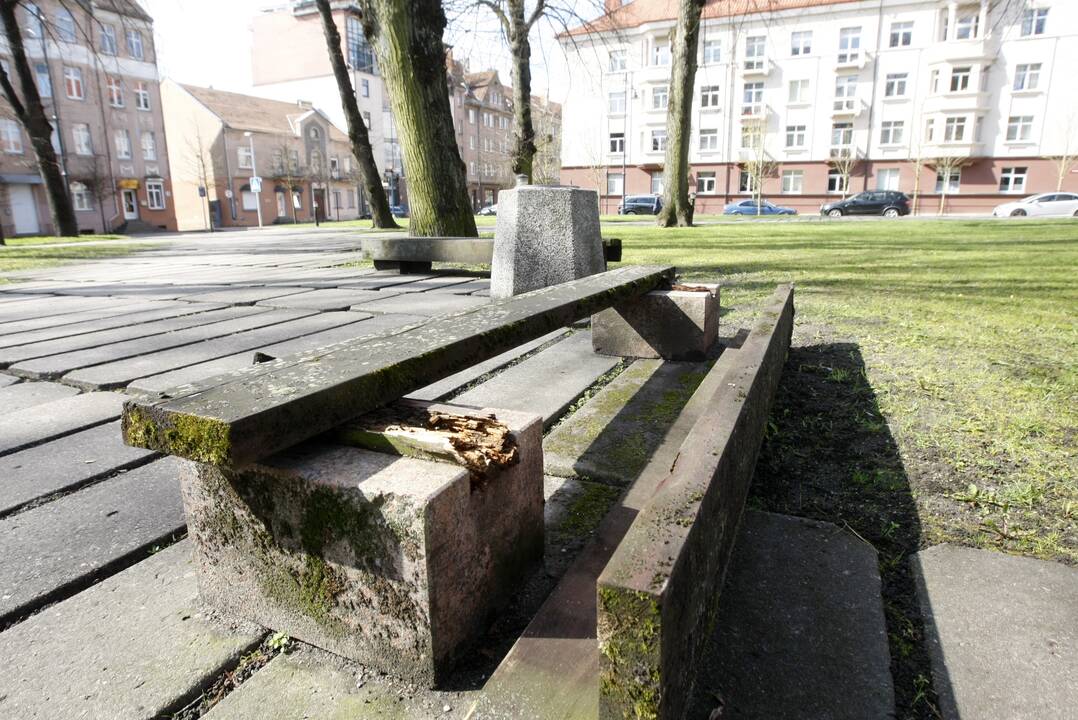 Užtruko: skverą planuota atnaujinti dar šiemet, tačiau projektą stabdo pandemija ir iniciatyvos trūkumas.