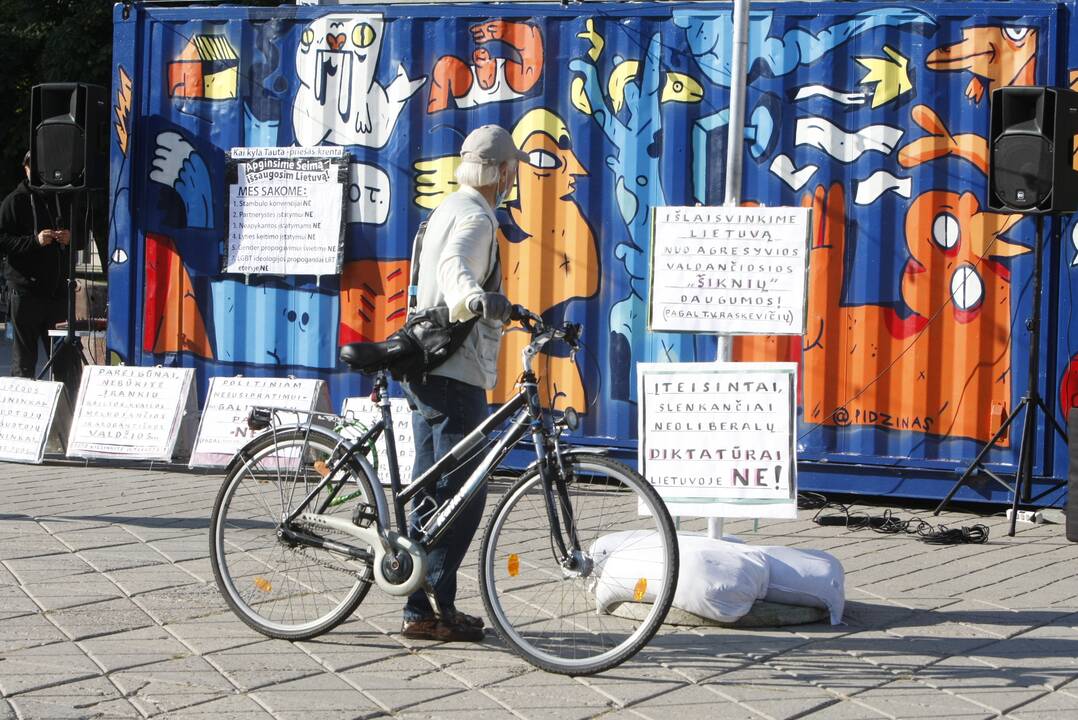 Skiepų priešininkų mitingas Klaipėdoje