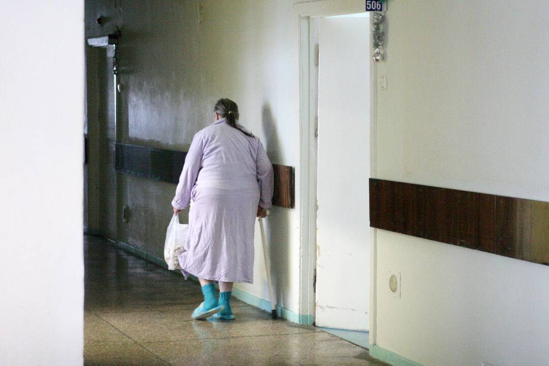 Tvarka: paskelbus ekstremalią situaciją dėl koronaviruso grėsmės Lietuvoje ir paskelbus gripo epidemiją, ligoninėse apribotas pacientų lankymas.