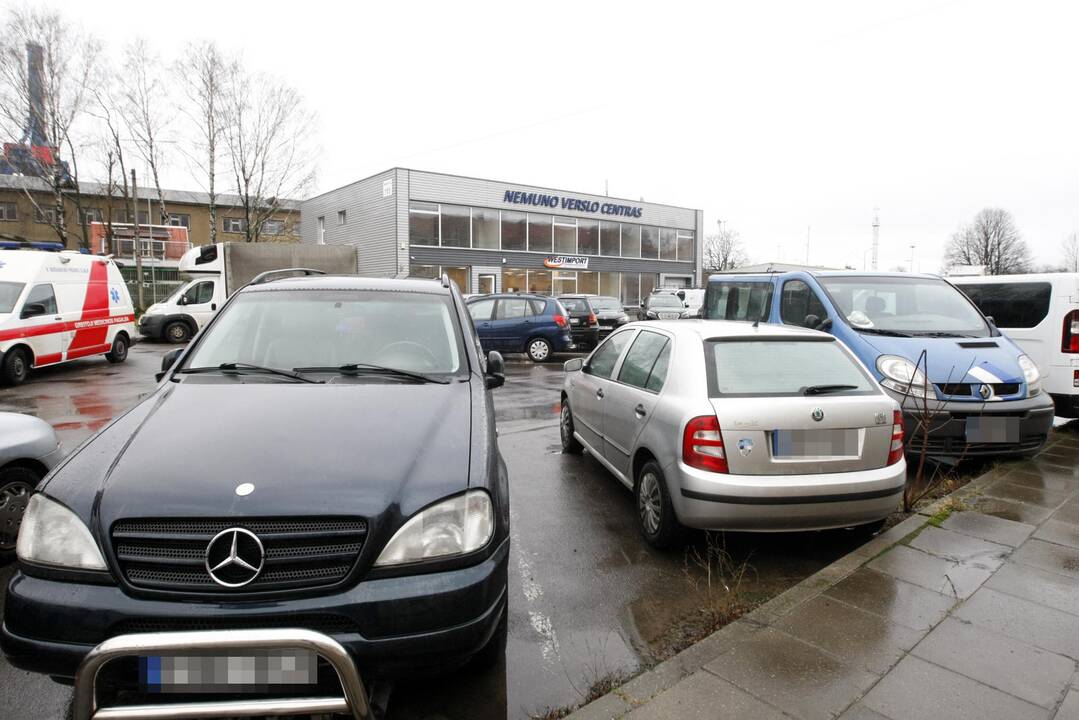 Problema: gyventojams teks pratintis dienos metu neužstatyti privačios automobilių aikštelės.