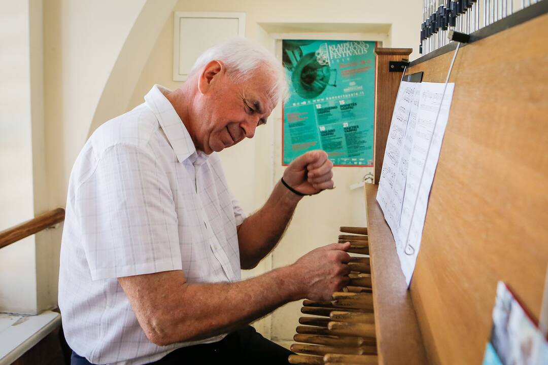 S.Žilevičius ištikimai tarnauja karilionui, skleidžia jo muziką jau daugiau nei tris dešimtmečius.