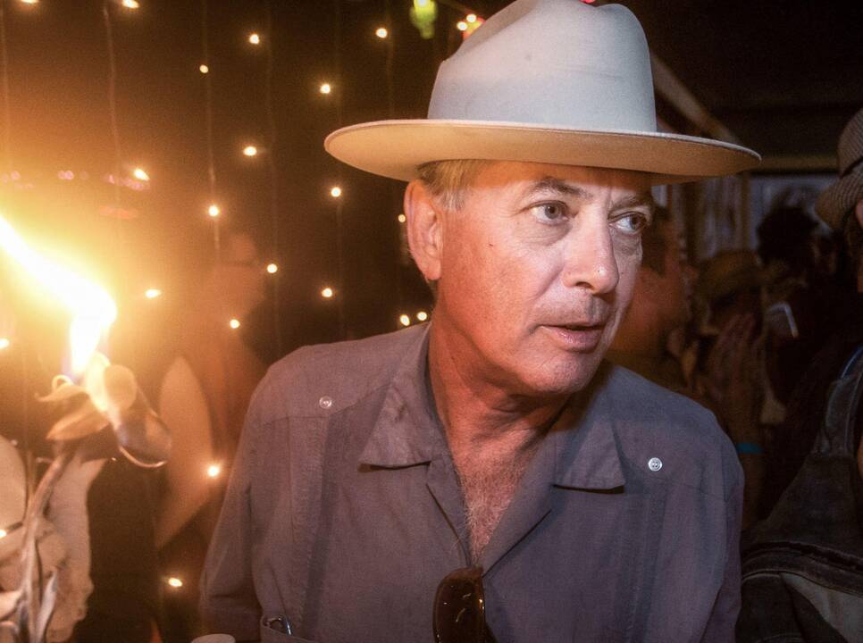 Mirė vienas festivalio „Burning Man“ įkūrėjų Larry Harvey