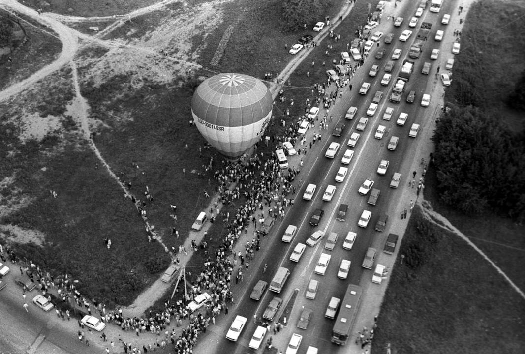 1989 metų rugpjūčio 23-ioji: Baltijos kelias
