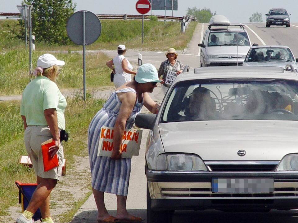Permainos: dar prieš kelerius metus toks vaizdas įvažiuojant į Palangą vasarą būdavo įprastas, tačiau dabar nuomos paslaugas siūlančios močiutės priverstos keisti savo verslo vadybą.